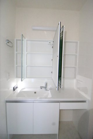 ラ・ルーチェ湘南の洗面所