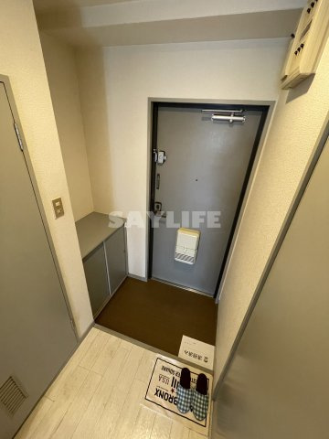 サンハイツ高井田の玄関