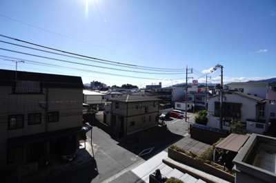 【展望】 | 【上質リノベ】ライオンズマンション楽々園第3 | 【四季を感じる】
四季の移ろい・爽やかな青空や風を感じられ
自然を愉しめるパノラマビュー。
毎日の暮らしに余裕を感じさせてくれる、
遮る物の無い開放的な眺望を是非、ご堪能ください。