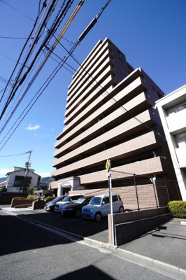 【外観】 | 【上質リノベ】ライオンズマンション楽々園第3 | 現地（2023年10月30日12：00頃）撮影