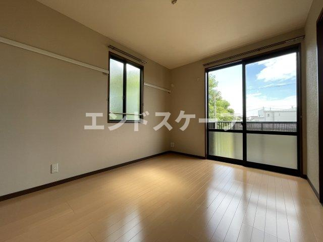 ラ・リヴィエールの居間・リビング|高崎、前橋エリアのお部屋探しはエンドスケープまで！お客様の理想お聞かせ下さい♪