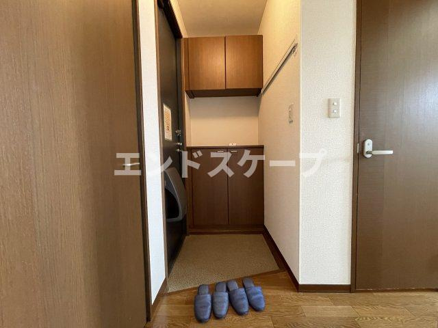ラ・リヴィエールの玄関|高崎、前橋エリアのお部屋探しはエンドスケープまで！お客様の理想お聞かせ下さい♪