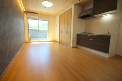 【居間・リビング】 | ベリッシモ曽根W Ⅳ | 別室の写真使用