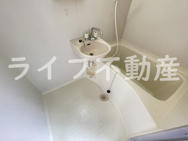 武田ビルの浴室|きれいなお風呂です