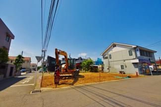 【前面道路含む現地写真】