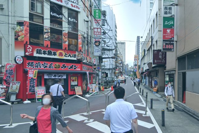 東州ビルの周辺