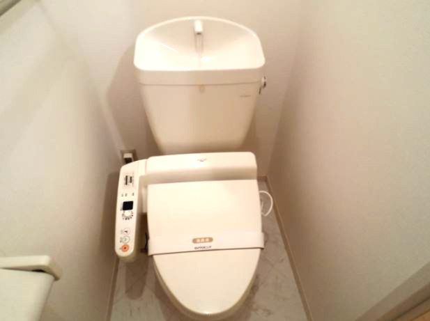 【トイレ】 | シャルトボナール | ※イメージ　同物件別号室の写真