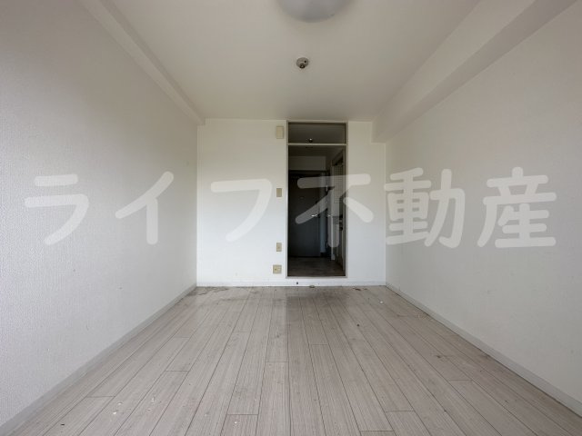 サンパレス布施の居間・リビング|こちらの居間で趣味の時間をお楽しみください