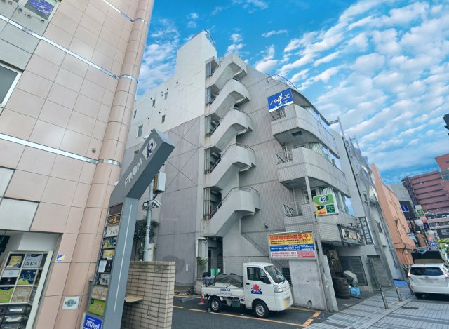 伊野ビルの外観