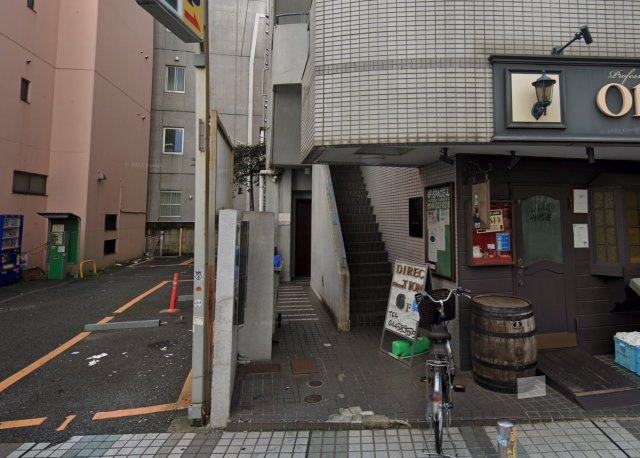 伊野ビルのエントランス