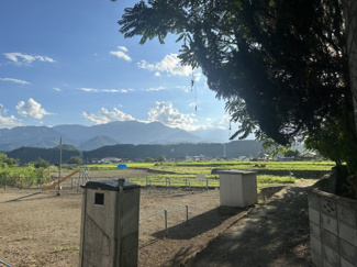 【外観】 | 敷地南側には小さな公園