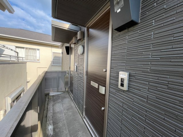 アプレストパピンのエントランス|共用廊下