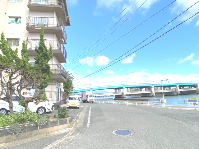 名島シーサイドヴィラの周辺