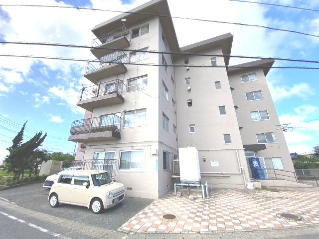 名島シーサイドヴィラの外観