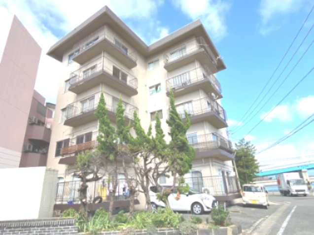名島シーサイドヴィラの外観|海が近くのマンション！