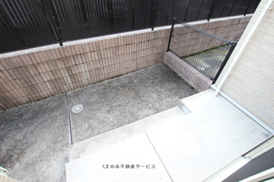 【庭】 | プリムローズＡ | 簡単な家庭菜園も楽しめるお庭です
プリムローズA棟　103号室　平成24年9月29日撮影