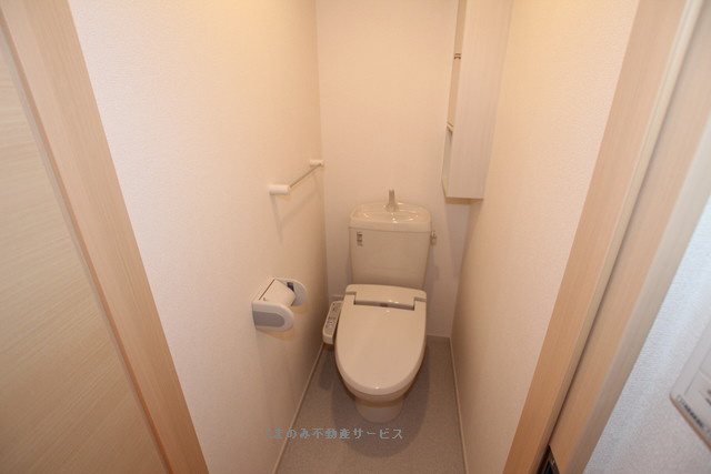 【トイレ】 | プリムローズＡ | シンプルで使いやすいトイレです
プリムローズA棟　103号室　平成24年9月29日撮影