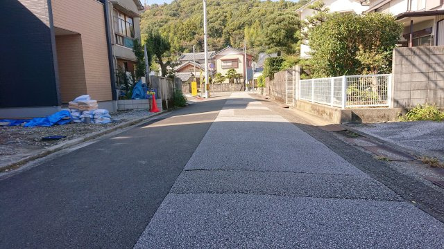高知市塩屋崎町の前面道路含む現地写真|（2023年11月8日撮影）