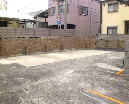 昭和町レジデンスの駐車場