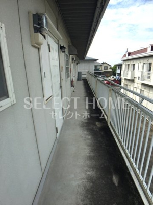 【エントランス】 | ドミール岩脇Ａ