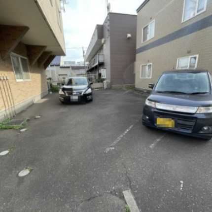 クレール・シャンブルの駐車場