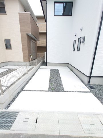 阪急上桂駅まで徒歩８分●完成物件●即入居可能●３ＬＤＫ●ファーストタウン京都市第１西京区上桂今井町の駐車場|駐車場