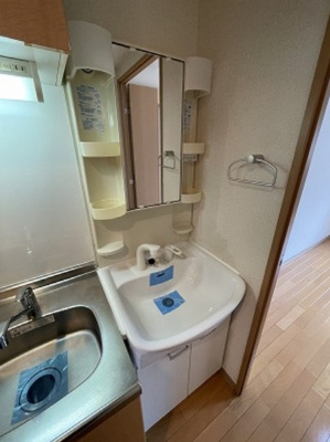 【独立洗面台】 | エステムコート梅田・天神橋リバーフロント | ※別部屋（反転間取り）参照