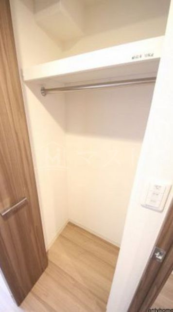 プレサンス扇町駅前の収納