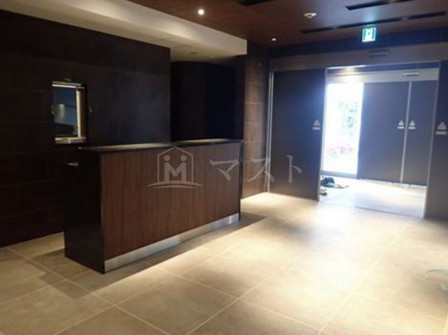 プレサンス扇町駅前のロビー