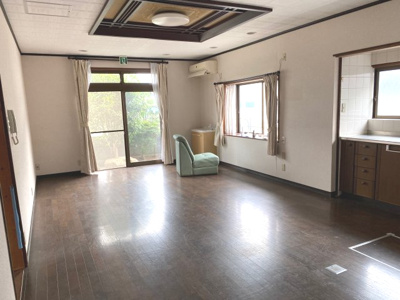 【居間・リビング】 | 氷上町成松中古戸建1200万円(価格変更）