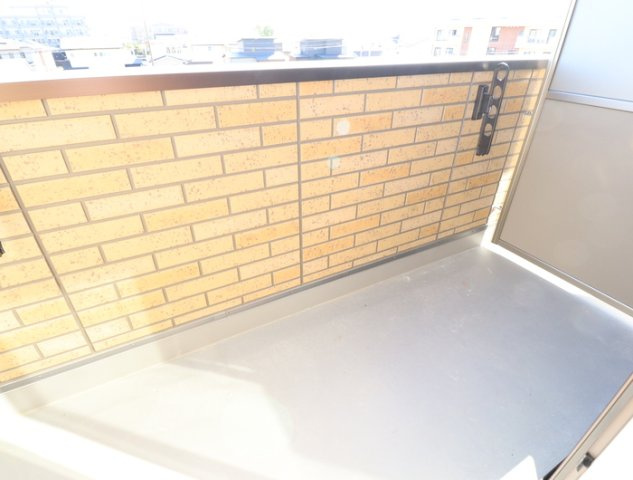 熊本市南区御幸笛田３丁目のアパートのバルコニー