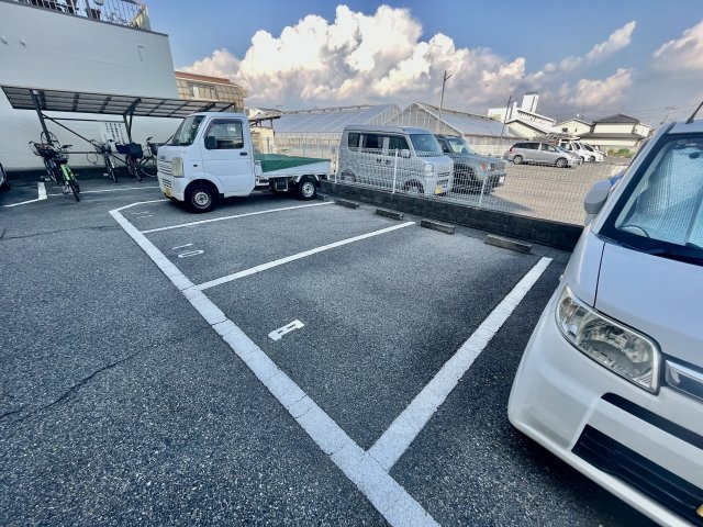 【駐車場】 | ロイヤルハイツ