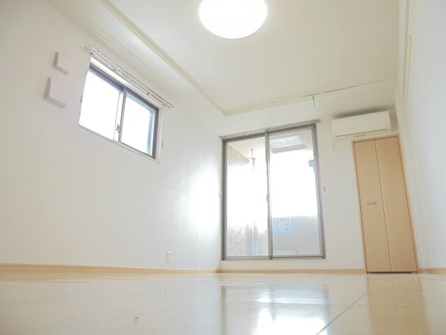 サニー・アートの居間・リビング