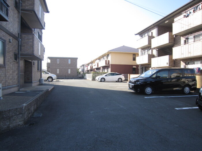 熊本市南区平成１丁目のアパートの駐車場