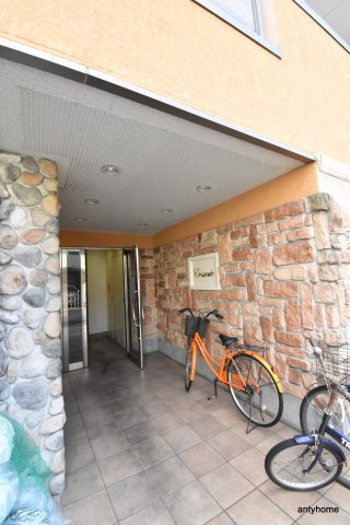 コスミック　仲介手数料無料のエントランス