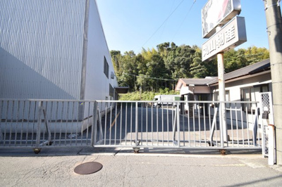 【外観】 | 春山町　売倉庫