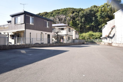 【駐車場】 | 春山町　売倉庫