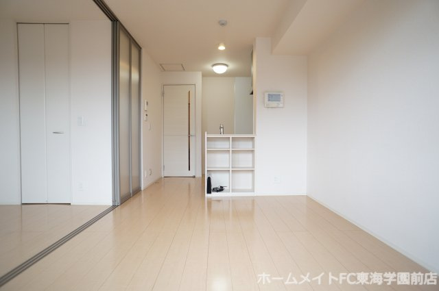 熊本市東区長嶺東９丁目のアパートの居間・リビング