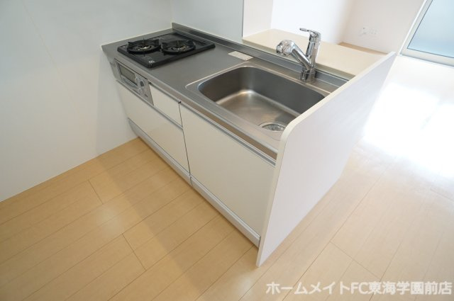 熊本市東区長嶺東９丁目のアパートのキッチン