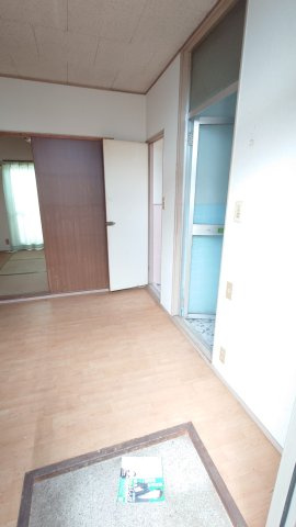 宍粟市山崎町三津／アパート・店舗の玄関