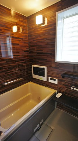 下木崎テラスハウス4号棟の浴室