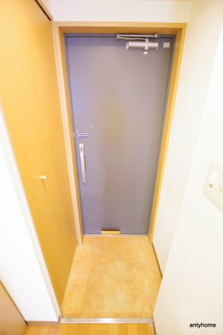 エステムコート大阪城前・OBPリバーフロント　仲介手数料無料の玄関