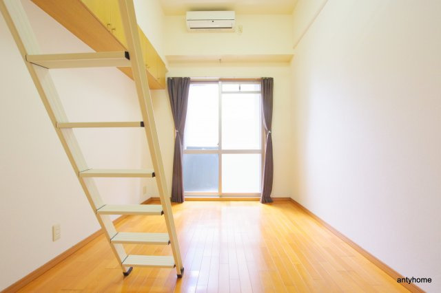 エステムコート大阪城前・OBPリバーフロント　仲介手数料無料の居間・リビング