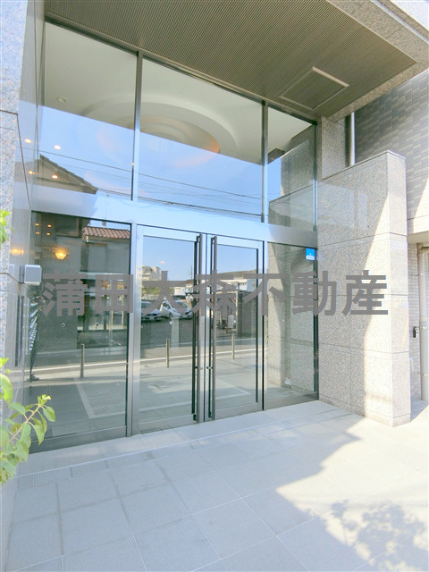 ルーブル東蒲田八番館のエントランス