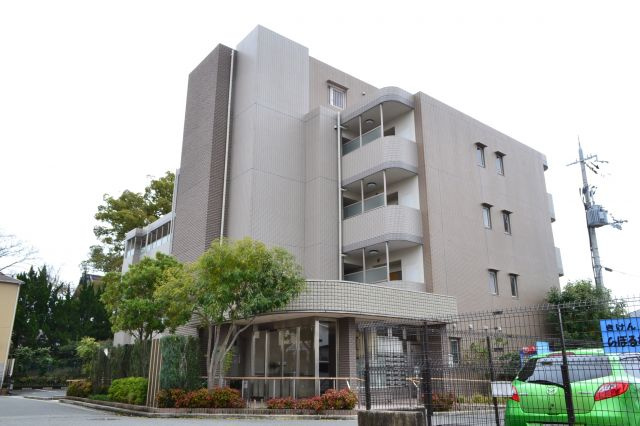 ジョナサンの外観|鉄筋コンクリート造のマンション