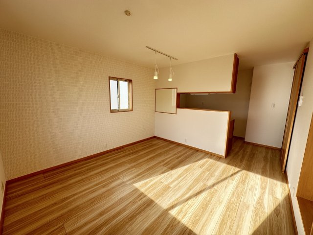 岩出市曽屋・中古戸建・114126の居間・リビング