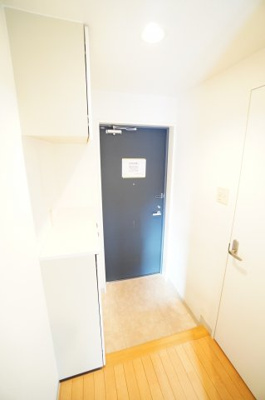 【玄関】 | アスモグランデ | ※同物件・反転タイプの写真です。