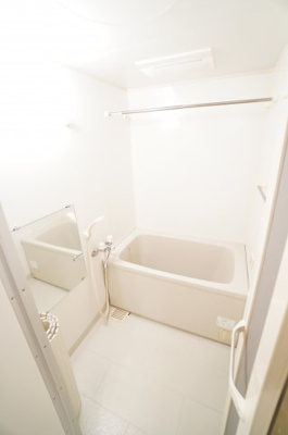 【浴室】 | アスモグランデ | ※同物件・反転タイプの写真です。