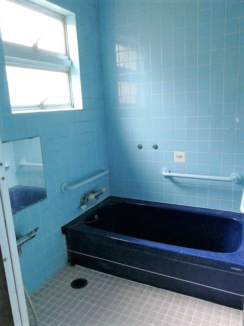 川奈　RC中古建ての浴室