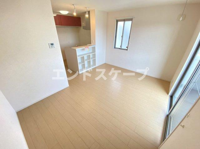 ヴェラハイツ Mの居間・リビング|高崎、前橋エリアのお部屋探しはエンドスケープまで！お客様の理想お聞かせ下さい♪